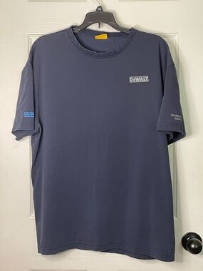 DeWalt Men’s Short Sleeve Performance Tee in Navy. Size L